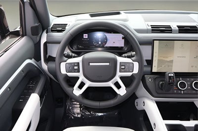 2026 Land Rover Defender 110 X-Dynamic SE