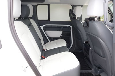 2026 Land Rover Defender 110 X-Dynamic SE