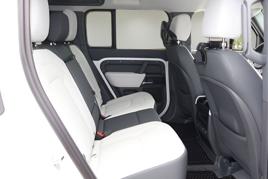 2026 Land Rover Defender 110 X-Dynamic SE