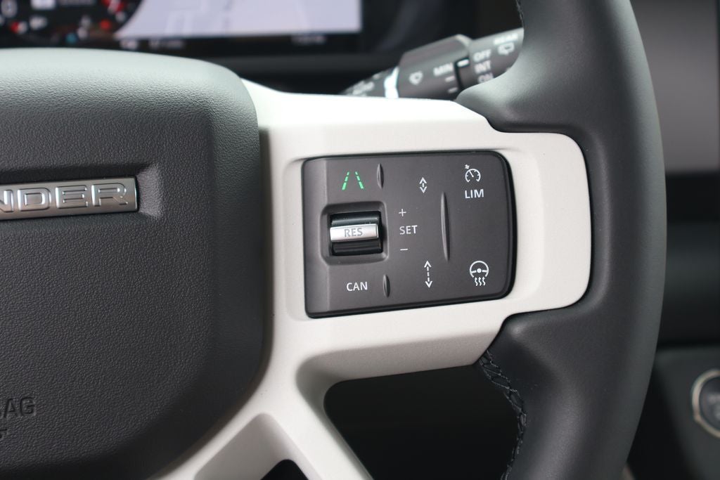 2026 Land Rover Defender 110 X-Dynamic SE