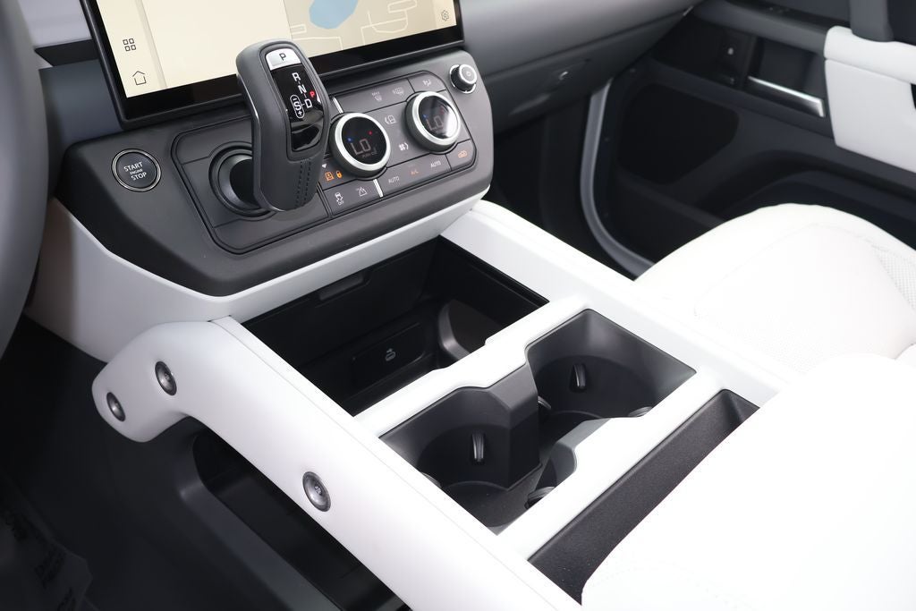 2026 Land Rover Defender 110 X-Dynamic SE