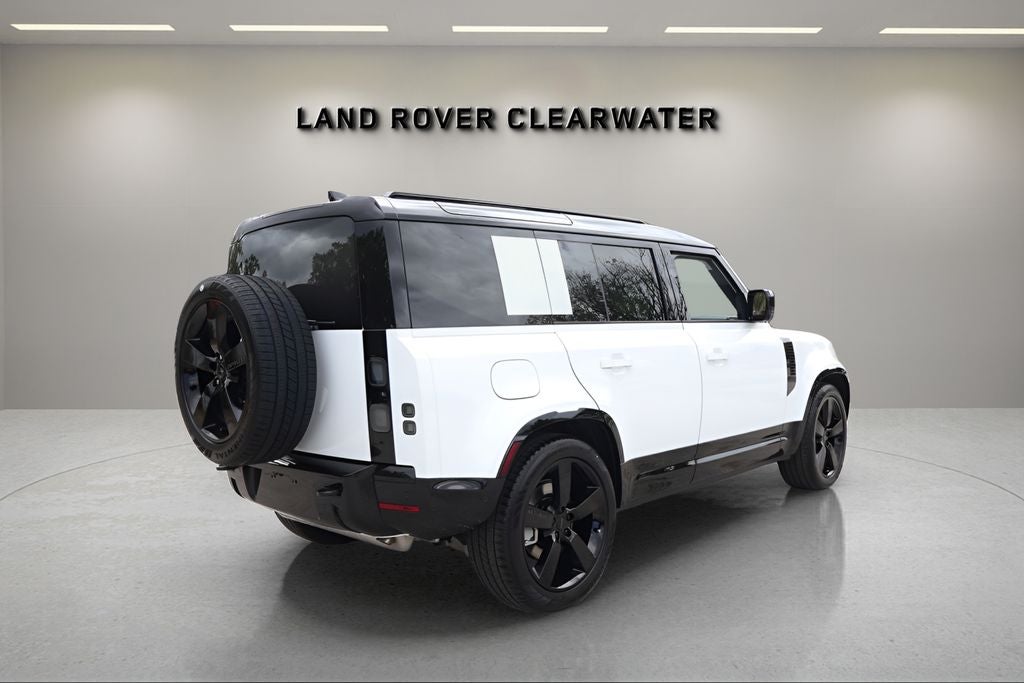 2026 Land Rover Defender 110 X-Dynamic SE