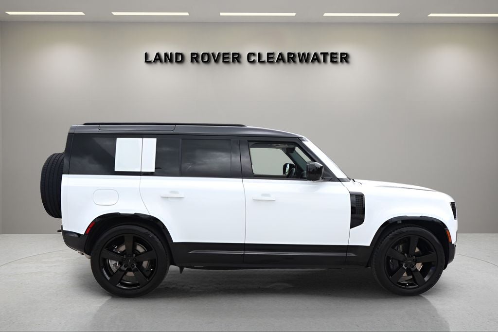 2026 Land Rover Defender 110 X-Dynamic SE