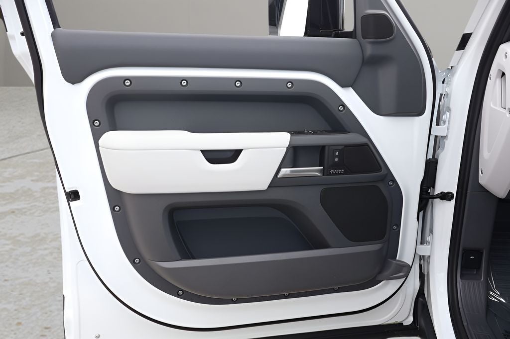 2026 Land Rover Defender 110 X-Dynamic SE