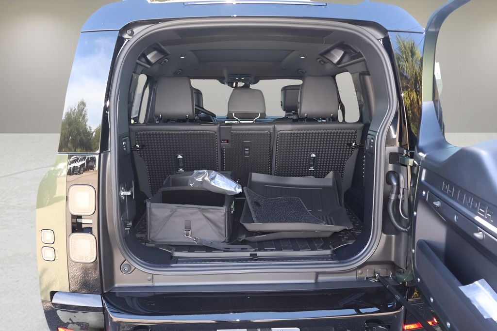 2026 Land Rover Defender 110 X-Dynamic SE