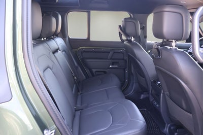 2026 Land Rover Defender 110 X-Dynamic SE