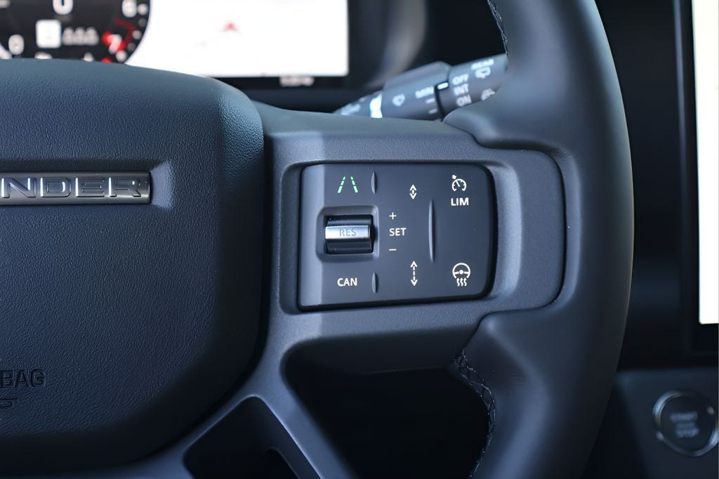 2026 Land Rover Defender 110 X-Dynamic SE