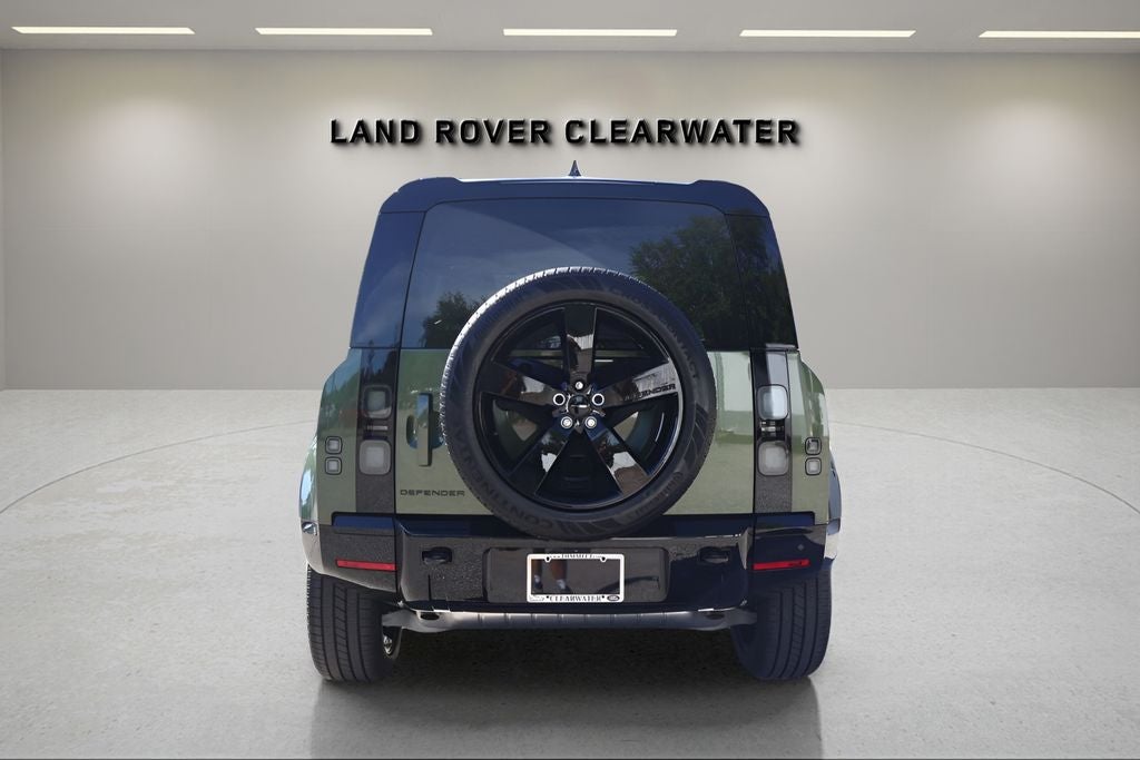 2026 Land Rover Defender 110 X-Dynamic SE