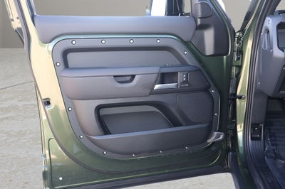 2026 Land Rover Defender 110 X-Dynamic SE