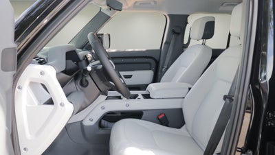 2026 Land Rover Defender 110 X-Dynamic SE