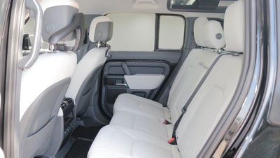 2026 Land Rover Defender 110 X-Dynamic SE