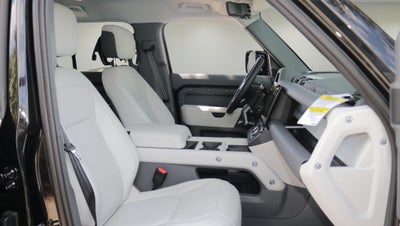 2026 Land Rover Defender 110 X-Dynamic SE