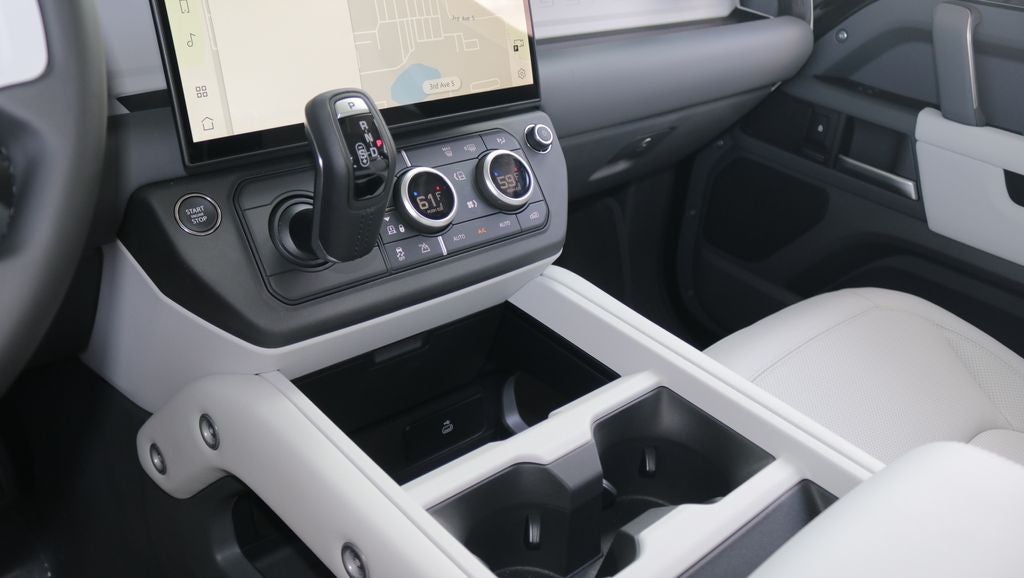 2026 Land Rover Defender 110 X-Dynamic SE