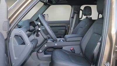 2026 Land Rover Defender 110 X-Dynamic SE