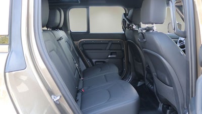 2026 Land Rover Defender 110 X-Dynamic SE