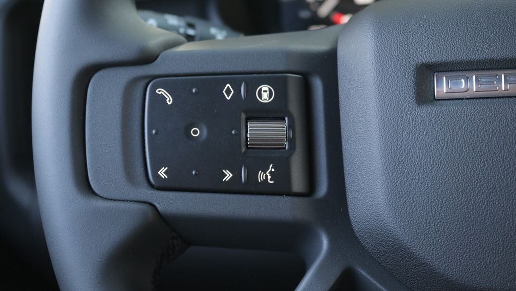 2026 Land Rover Defender 110 X-Dynamic SE