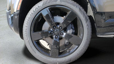 2026 Land Rover Defender 110 X-Dynamic SE