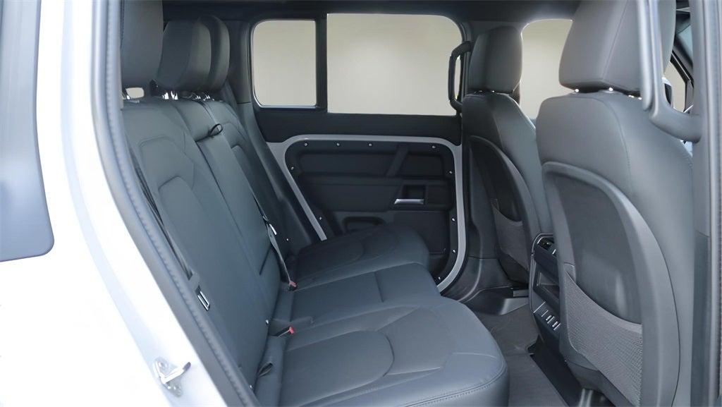 2026 Land Rover Defender 110 X-Dynamic SE