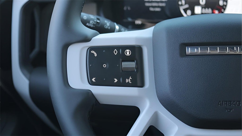 2026 Land Rover Defender 110 X-Dynamic SE