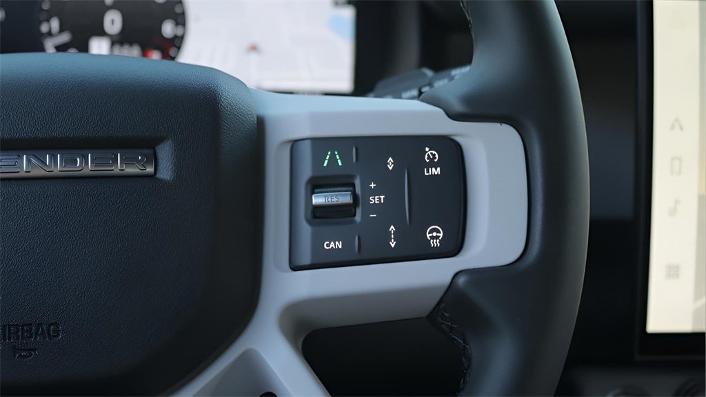 2026 Land Rover Defender 110 X-Dynamic SE