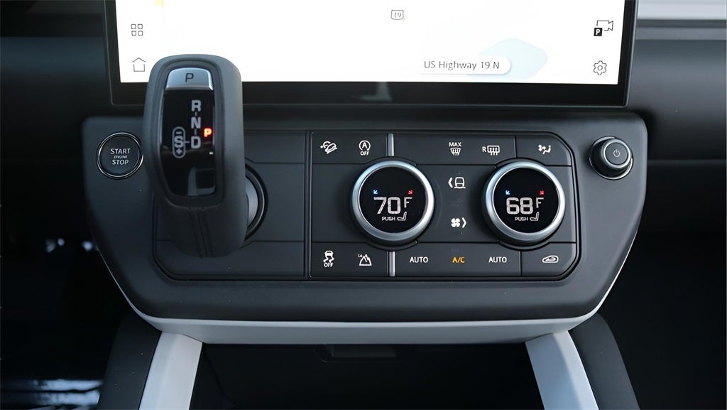 2026 Land Rover Defender 110 X-Dynamic SE