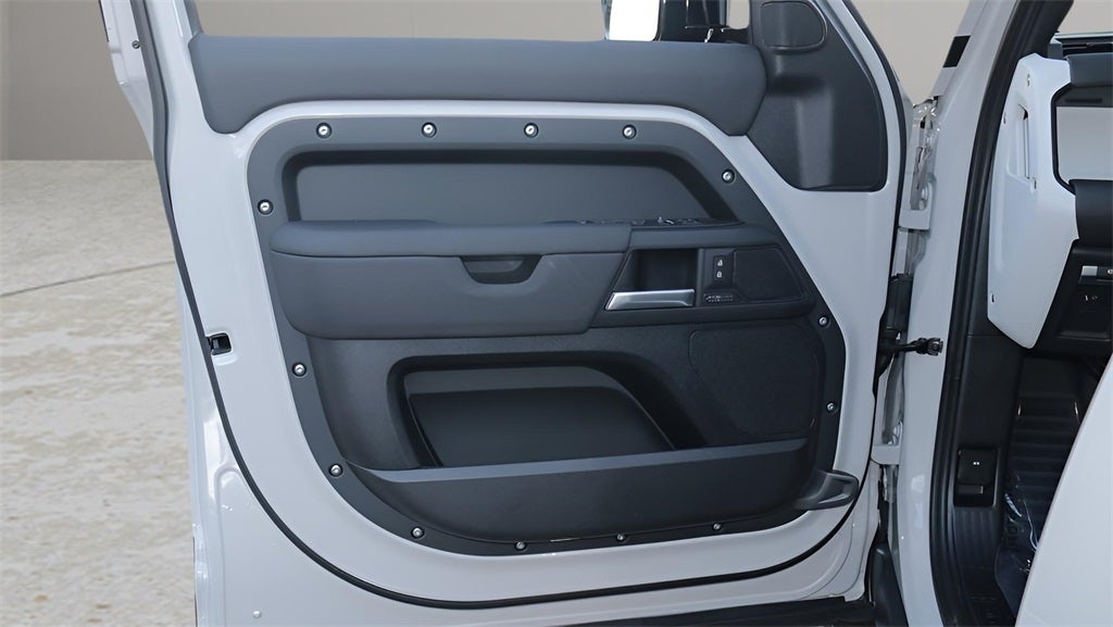 2026 Land Rover Defender 110 X-Dynamic SE