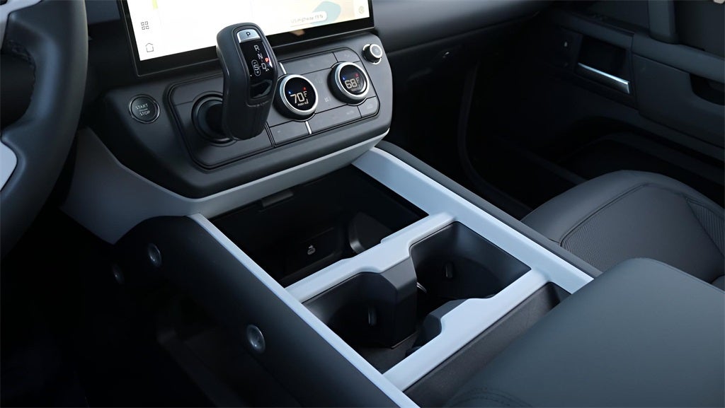 2026 Land Rover Defender 110 X-Dynamic SE