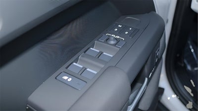 2026 Land Rover Defender 110 X-Dynamic SE