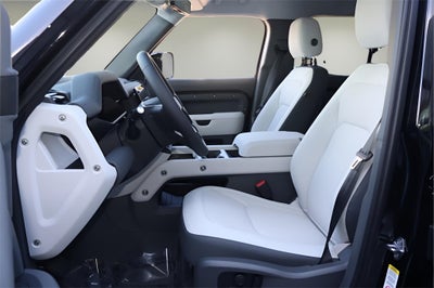 2026 Land Rover Defender 110 X-Dynamic SE