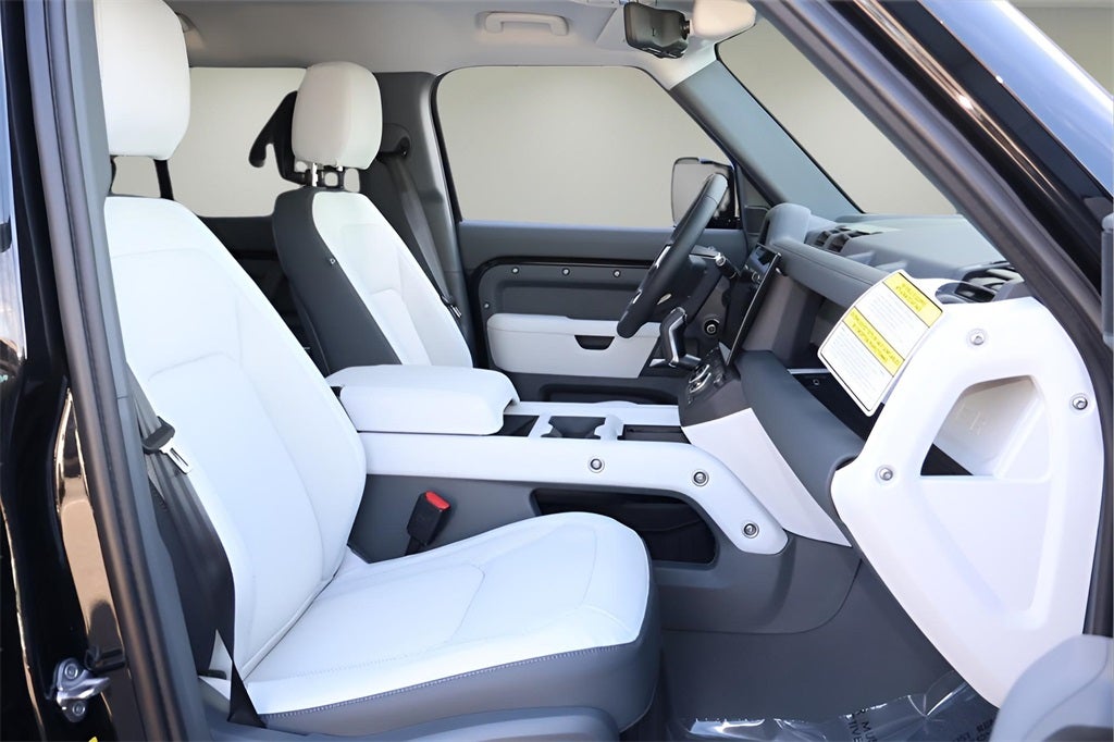 2026 Land Rover Defender 110 X-Dynamic SE