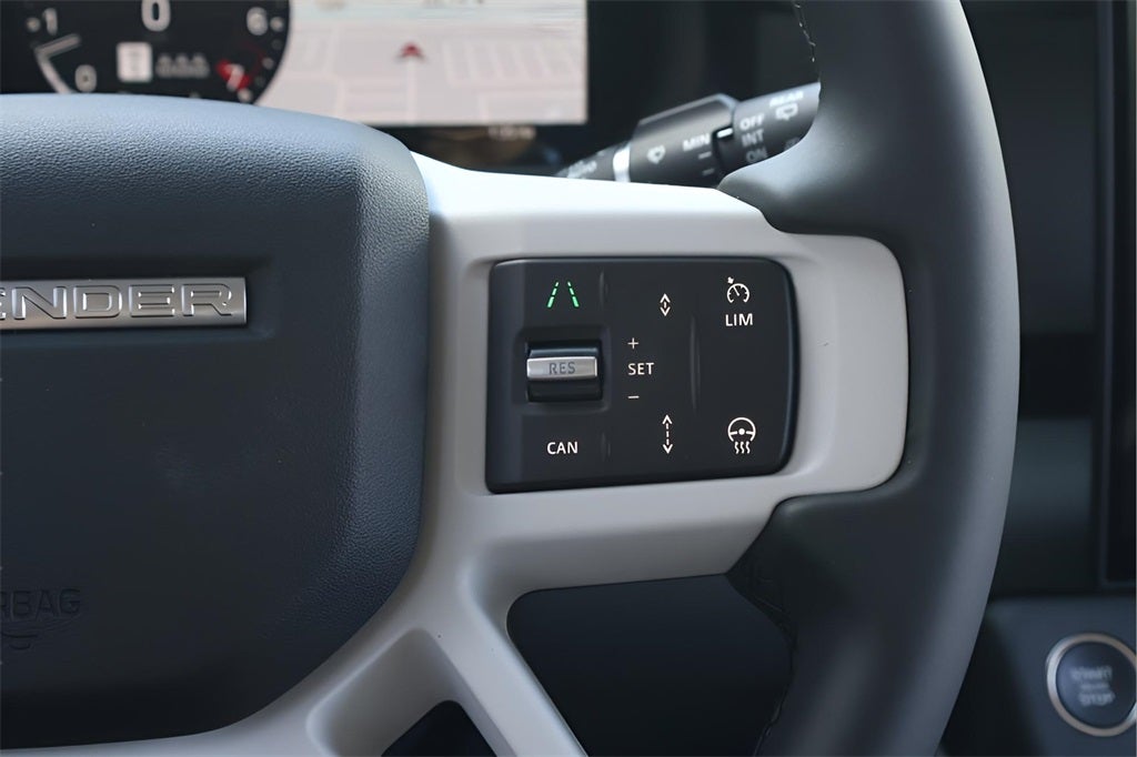 2026 Land Rover Defender 110 X-Dynamic SE