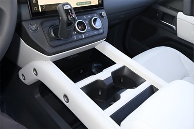 2026 Land Rover Defender 110 X-Dynamic SE