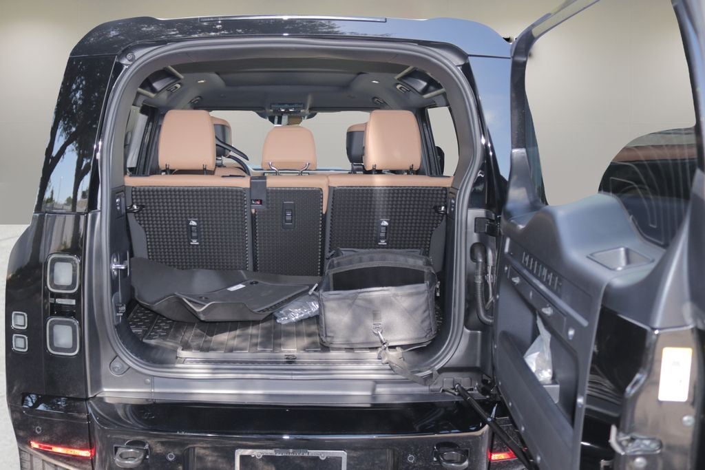 2026 Land Rover Defender 110 X-Dynamic SE