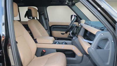 2026 Land Rover Defender 110 X-Dynamic SE