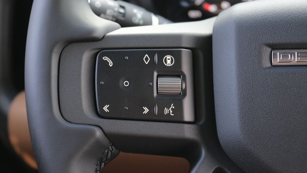 2026 Land Rover Defender 110 X-Dynamic SE