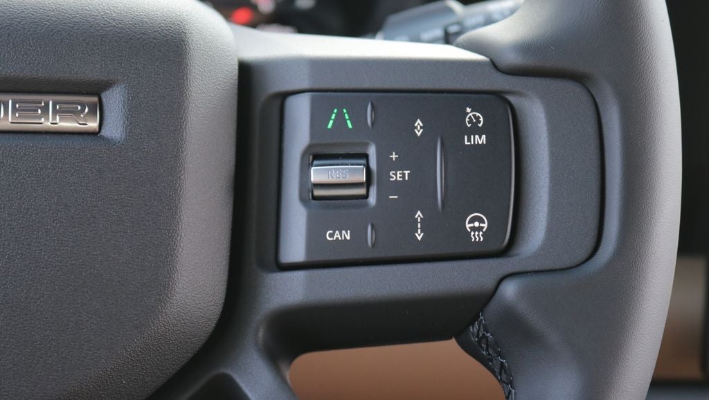 2026 Land Rover Defender 110 X-Dynamic SE