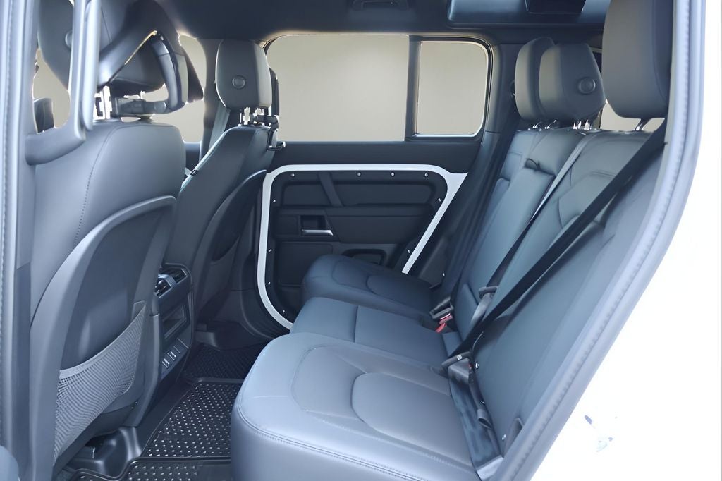 2026 Land Rover Defender 110 X-Dynamic SE