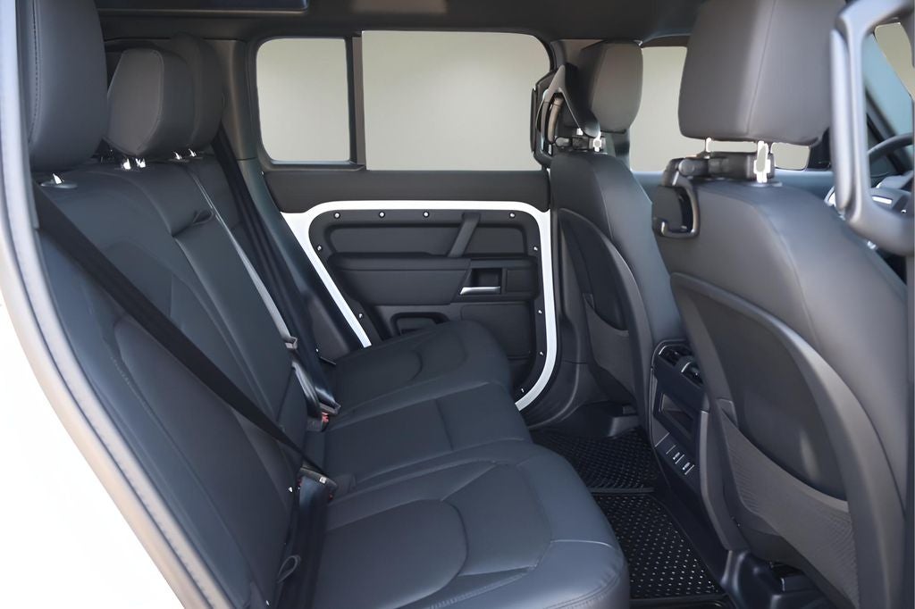 2026 Land Rover Defender 110 X-Dynamic SE