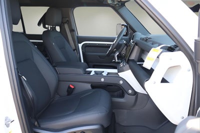 2026 Land Rover Defender 110 X-Dynamic SE