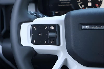 2026 Land Rover Defender 110 X-Dynamic SE