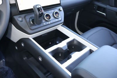 2026 Land Rover Defender 110 X-Dynamic SE