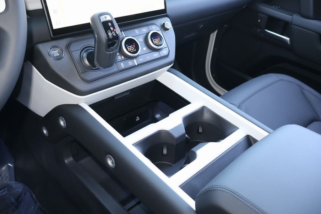 2026 Land Rover Defender 110 X-Dynamic SE