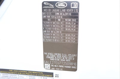 2026 Land Rover Defender 110 X-Dynamic SE