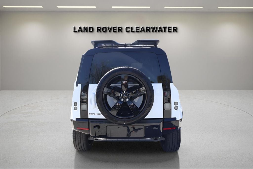 2026 Land Rover Defender 110 X-Dynamic SE