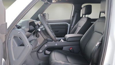 2026 Land Rover Defender 110 X-Dynamic SE