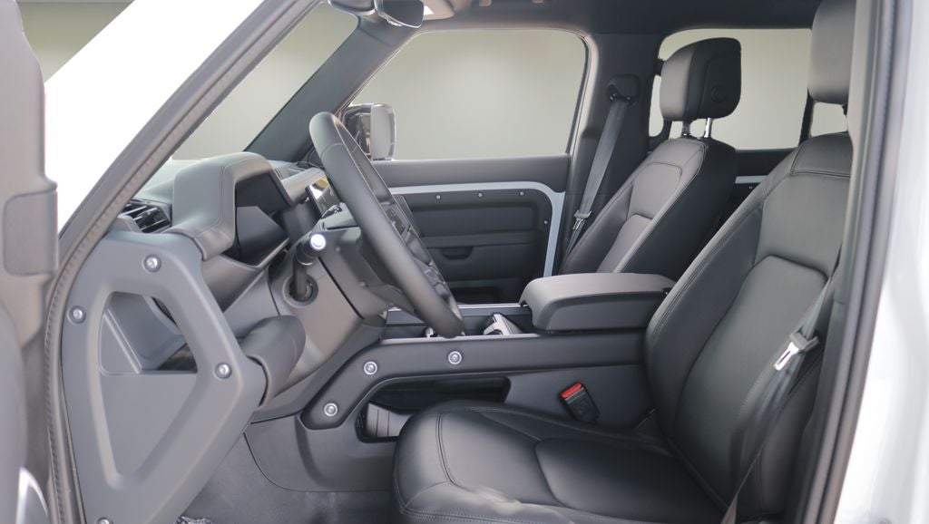 2026 Land Rover Defender 110 X-Dynamic SE