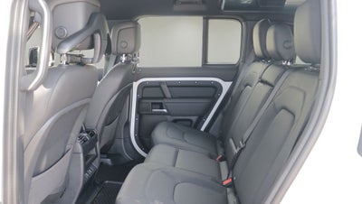 2026 Land Rover Defender 110 X-Dynamic SE