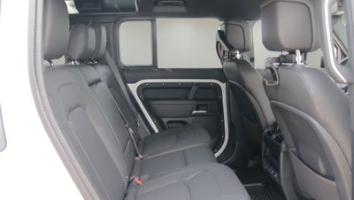 2026 Land Rover Defender 110 X-Dynamic SE
