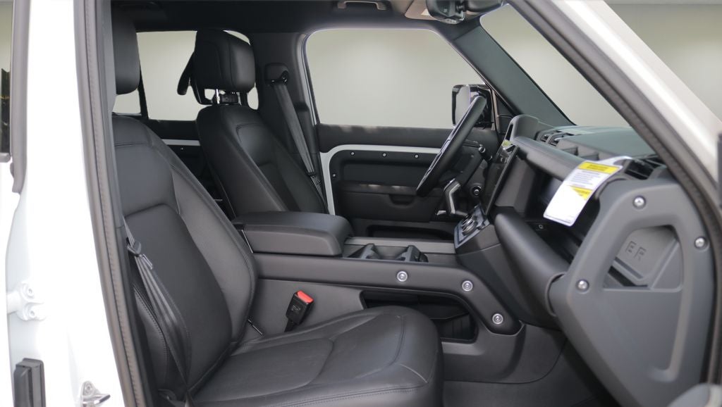 2026 Land Rover Defender 110 X-Dynamic SE