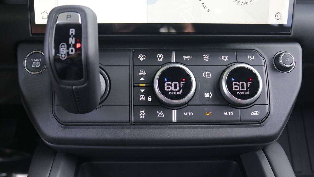 2026 Land Rover Defender 110 X-Dynamic SE
